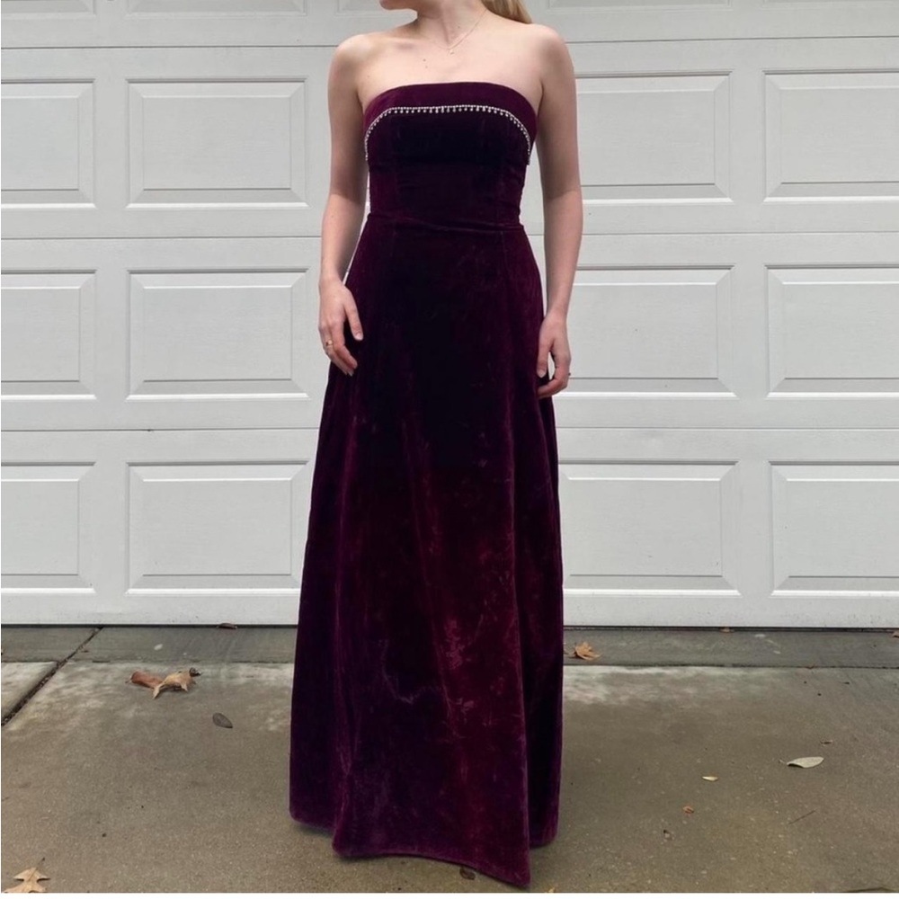 SOLD Scott McClintock Plum Purple Velvet Vintage Strapless Prom Maxi Dress Gown
